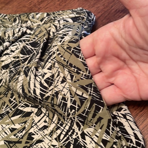 Sag Harbor printed skirt with pockets - Picture 8 of 9